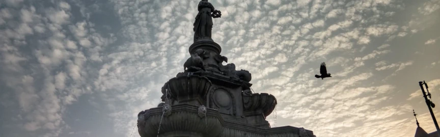 殖民时代的魅力与现代孟买在弗洛拉喷泉交汇