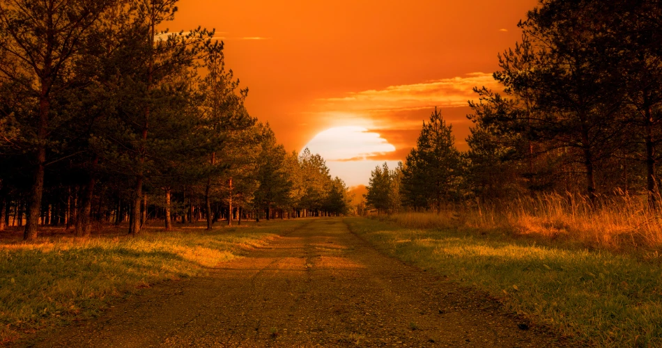 Top Sunset Spots Along Marine Drive, Mumbai