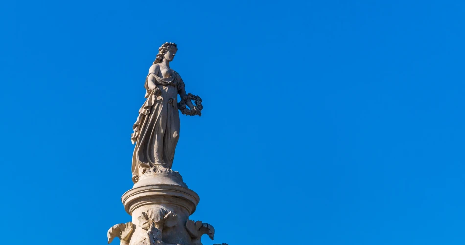 Colonial-Era Charm Meets Modern Mumbai at Flora Fountain